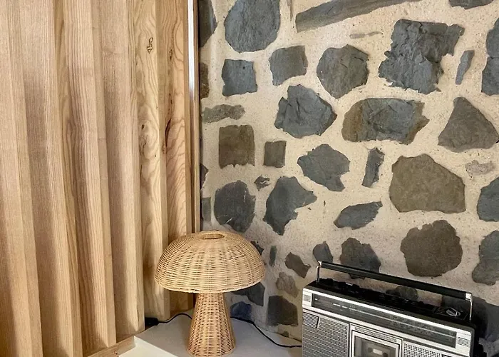 Abri Tiny House Feriehus Murat (Cantal)